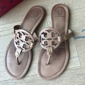 Tori Burch Miller sandal womens size 8.5 color is light makeup.